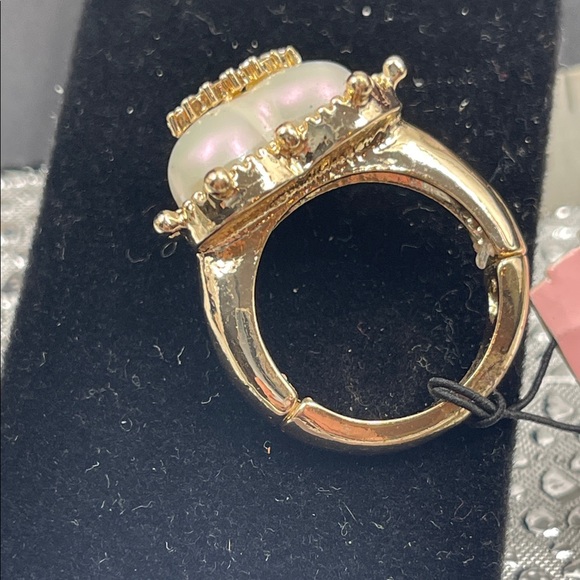 1.26.26-11 NWT Juicy Couture Goldtone Crown Pearlescent Heart Ring (size 7) - Picture 4 of 4